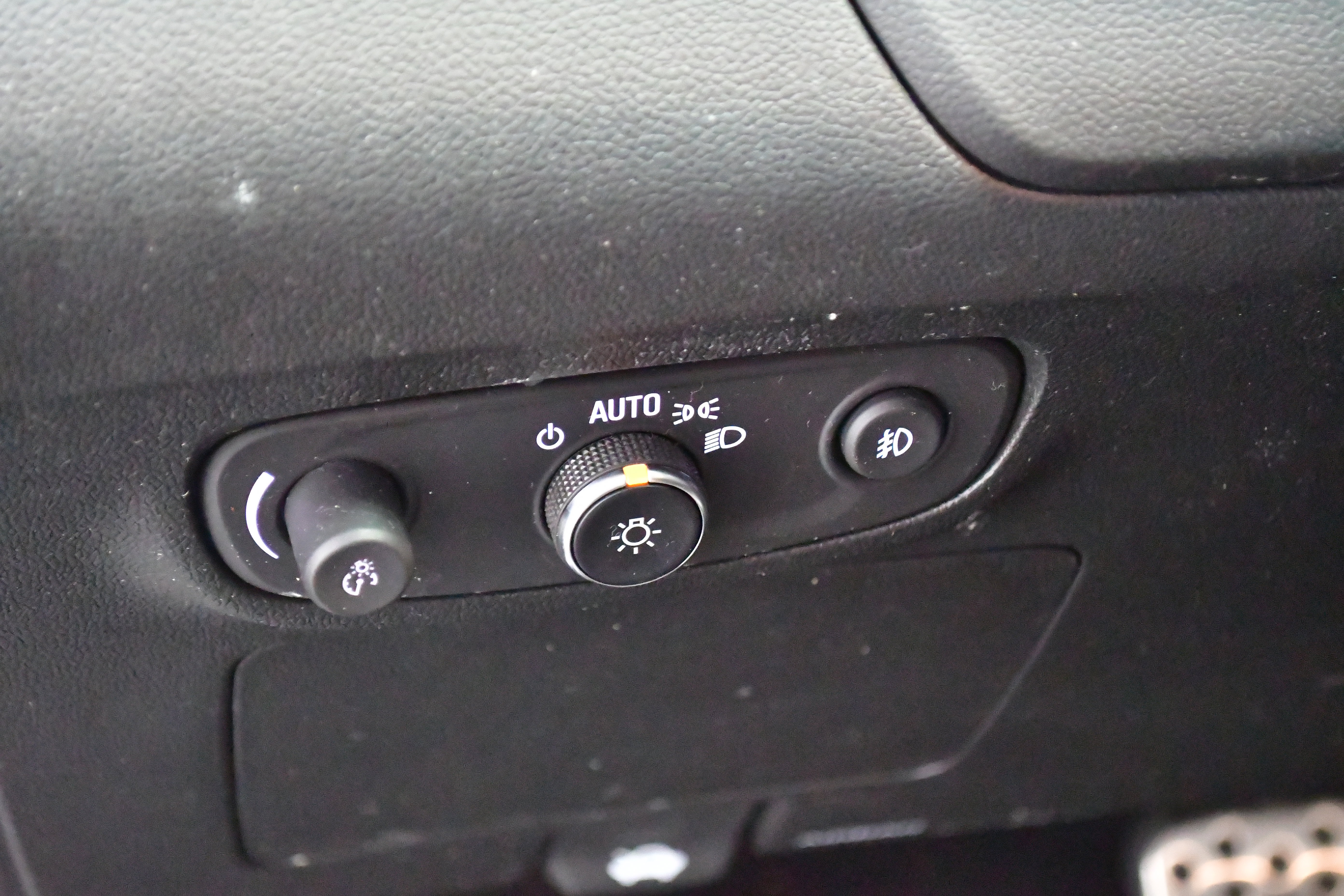 Used 2023 Buick Encore GX Select w/ Sport Touring Package image 14