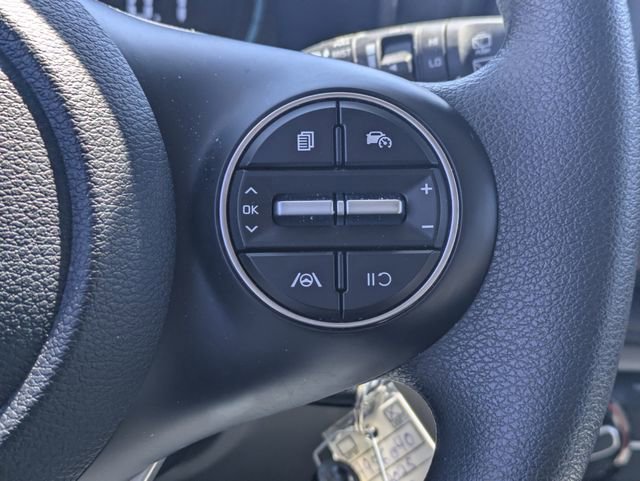 Used 2025 Kia Soul LX image 24