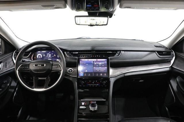 Used 2023 Jeep Grand Cherokee L Limited w/ Luxury Tech Group II AWD/4WD image 15