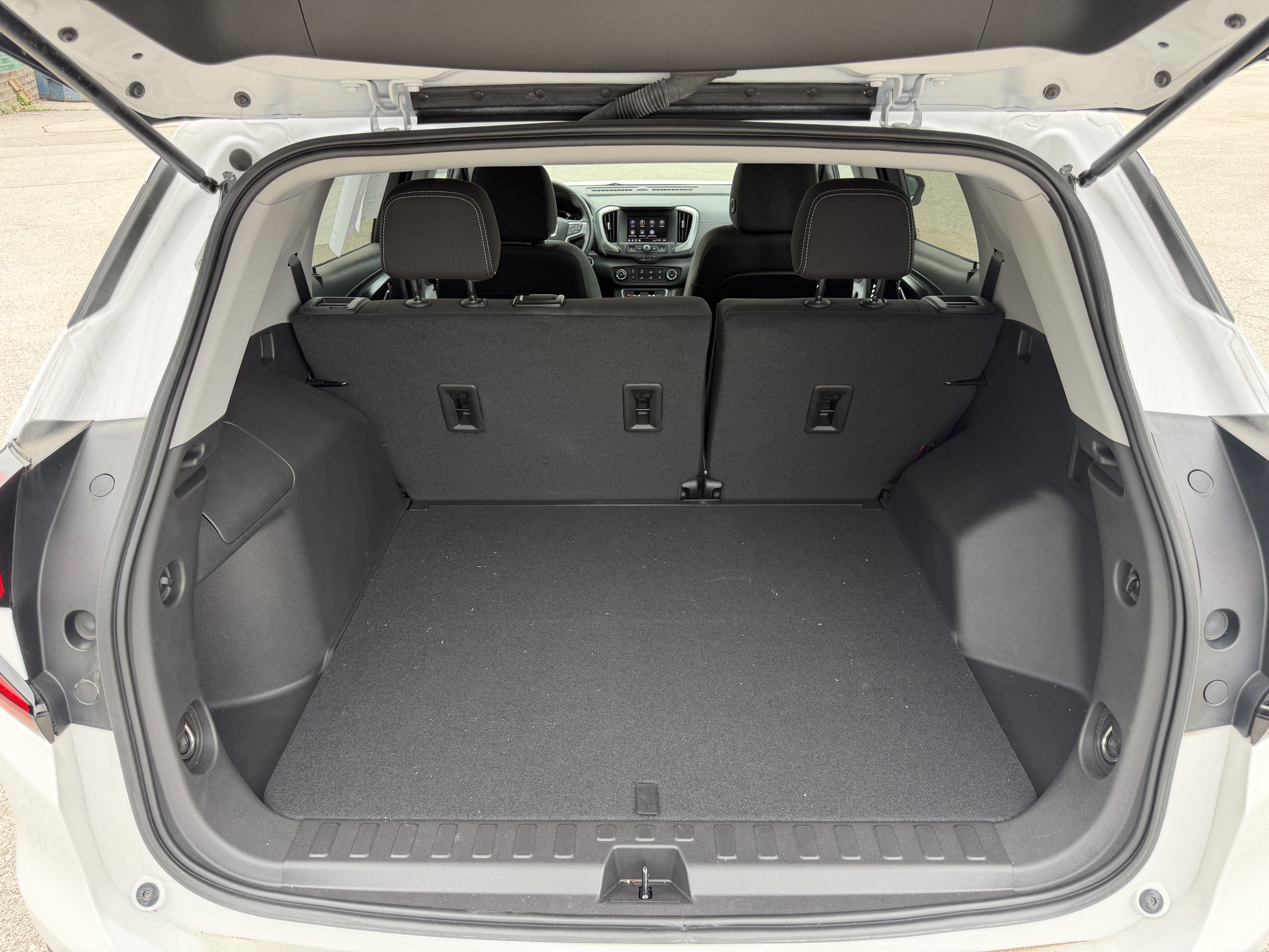 Used 2024 GMC Terrain SLE FWD image 9
