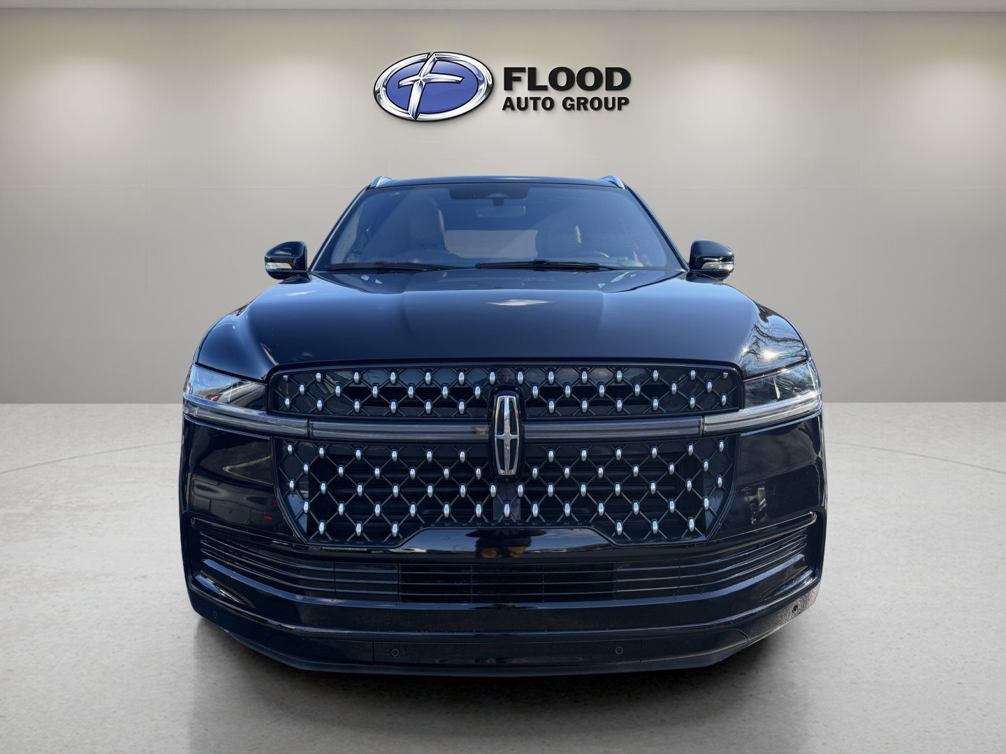 Used 2025 Lincoln Navigator Black Label image 2
