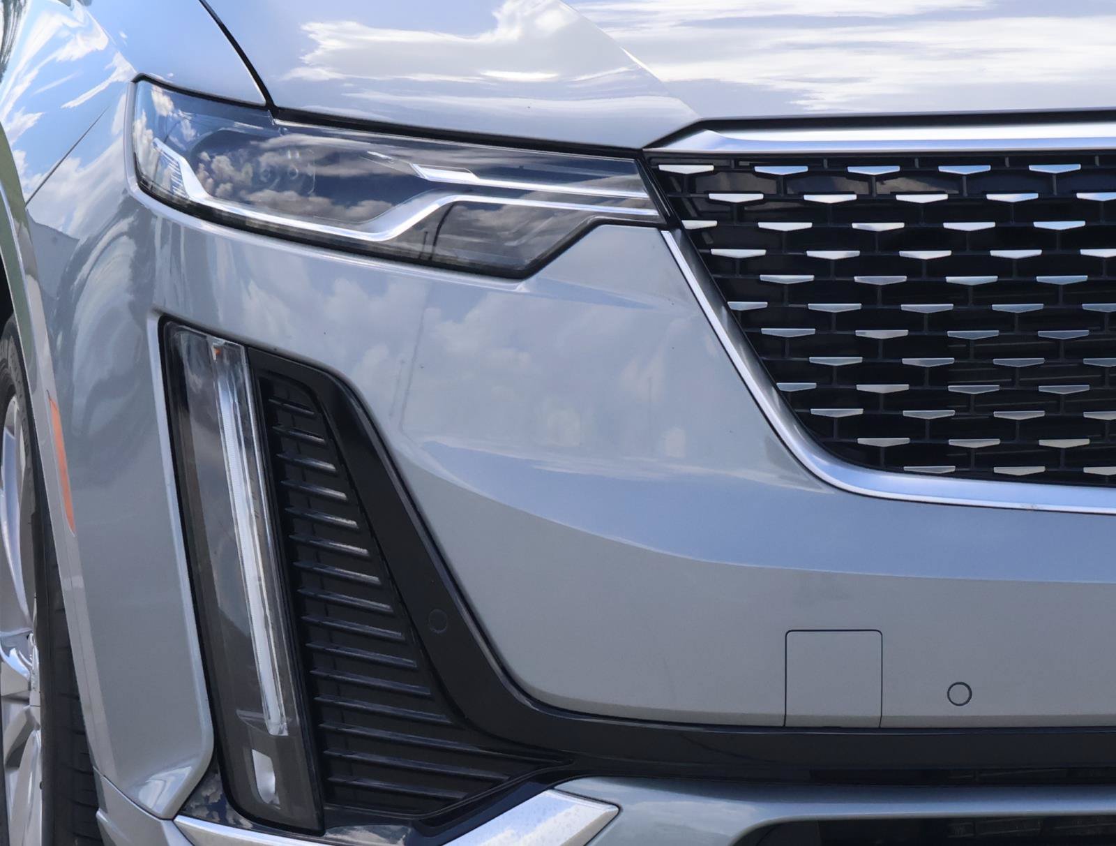 Certified 2025 Cadillac XT6 Premium Luxury FWD image 9