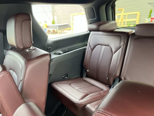Used 2023 Ford Expedition Limited RWD image 27