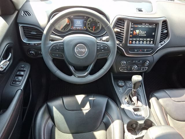 Used 2022 Jeep Cherokee Trailhawk AWD/4WD image 11