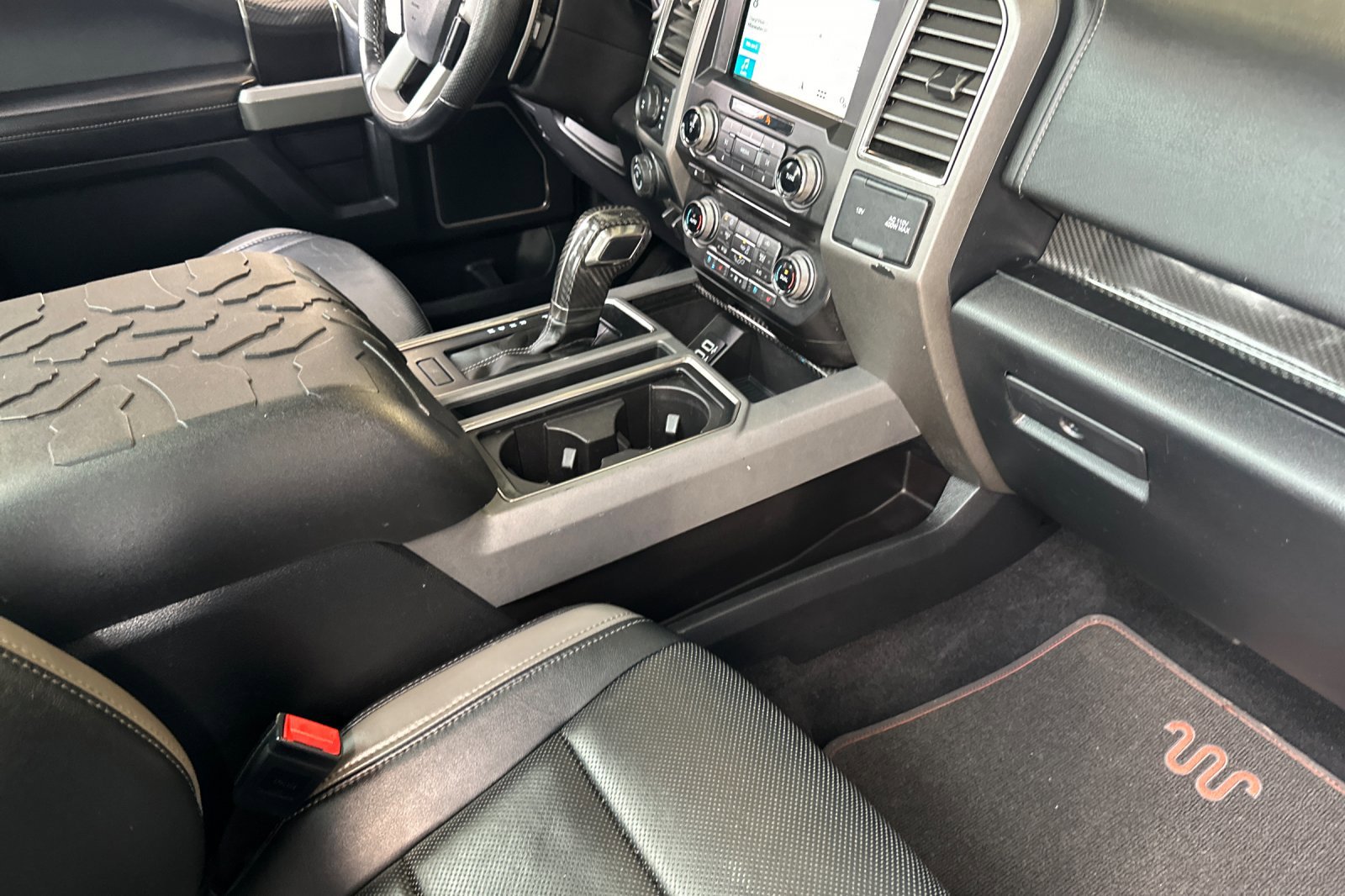 Used 2018 Ford F150 Raptor w/ Equipment Group 802A Luxury image 12