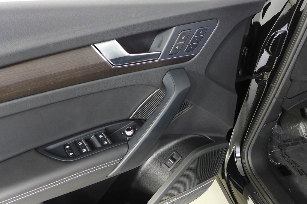 Used 2023 Audi Q5 2.0T Premium Plus w/ Premium Plus Package image 12