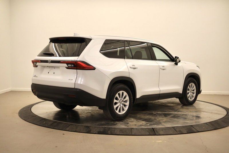 Certified 2024 Toyota Grand Highlander XLE image 3