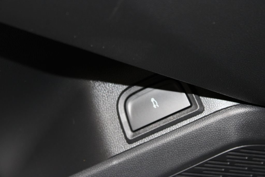 New 2026 Chevrolet Equinox LT w/ Convenience Package II FWD image 39