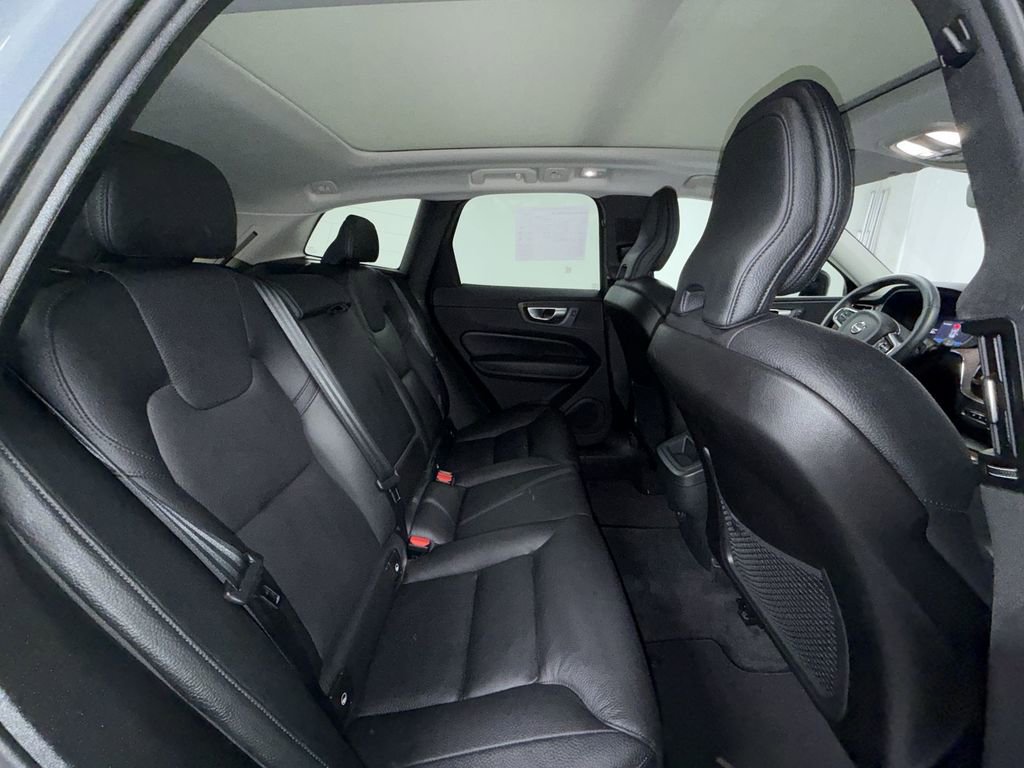 Certified 2024 Volvo XC60 B5 Plus w/ Climate Package AWD/4WD image 16