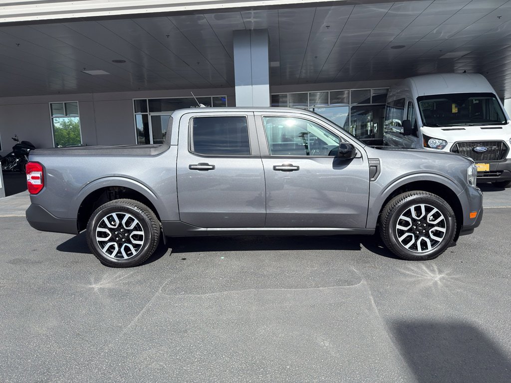Used 2024 Ford Maverick Lariat FWD image 3