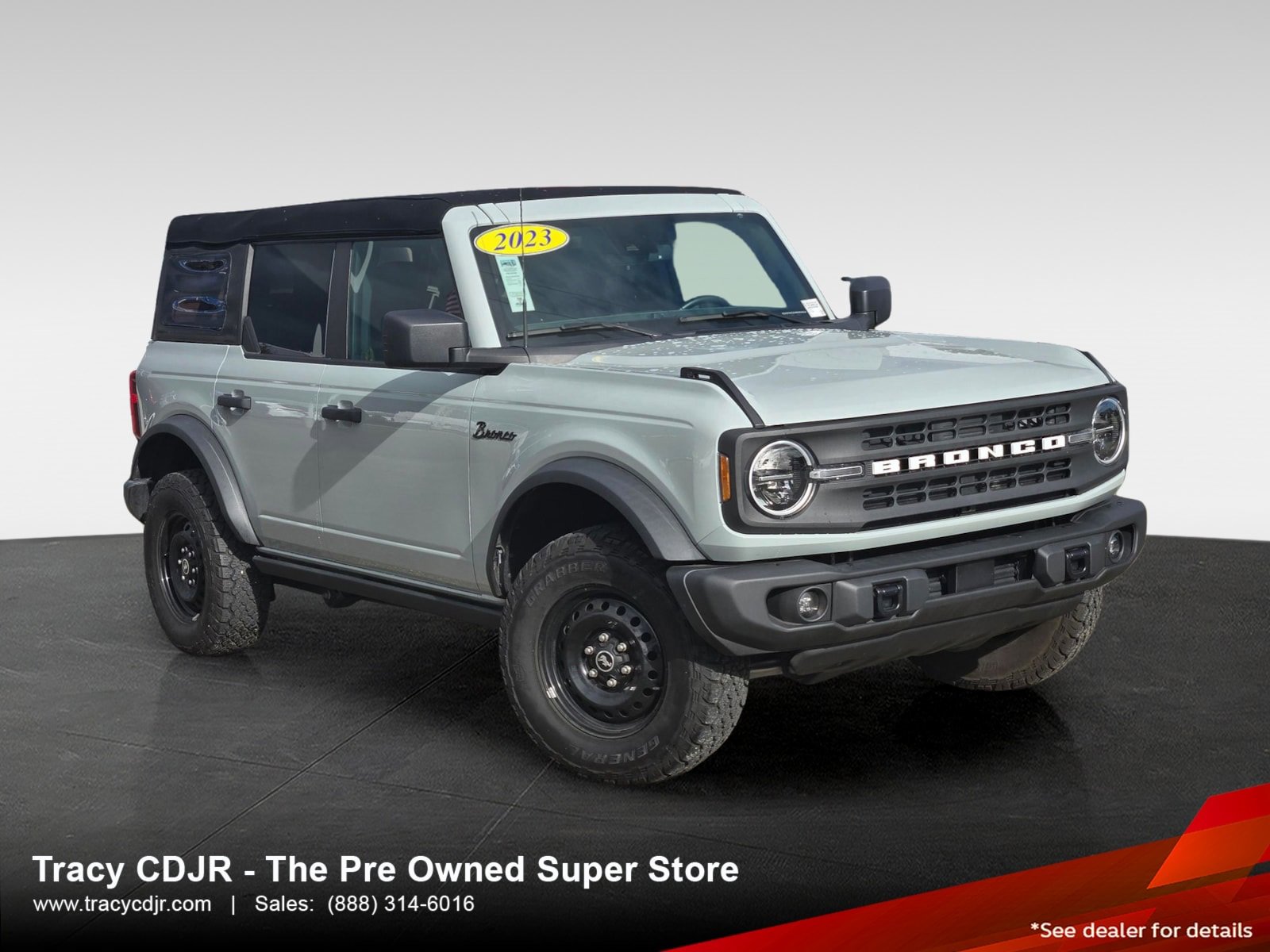 Used 2023 Ford Bronco Black Diamond image 1