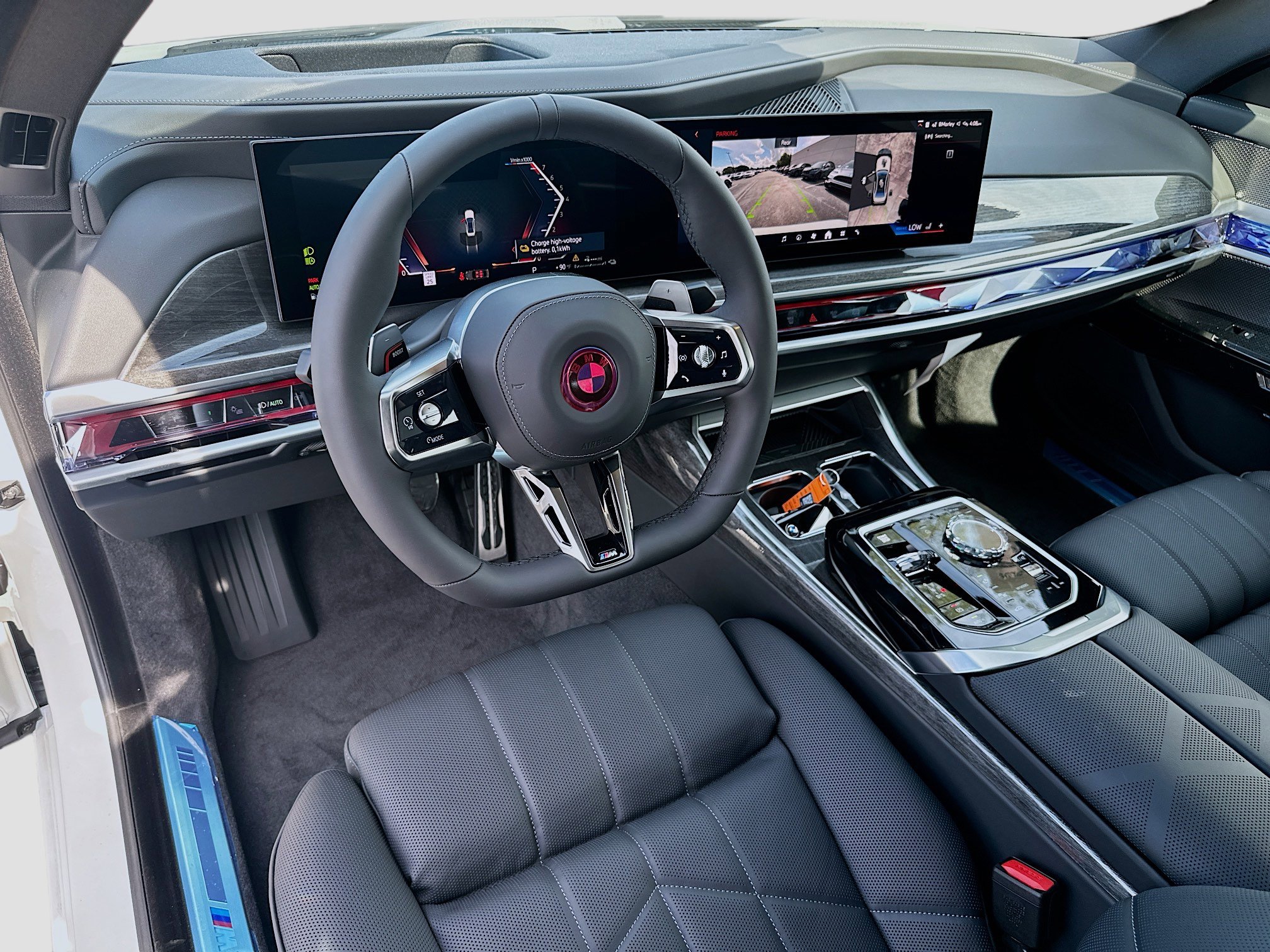 New 2026 BMW 750e xDrive w/ Premium Package image 7