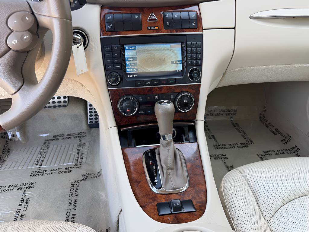 Used 2009 Mercedes-Benz CLK 350 Cabriolet image 35