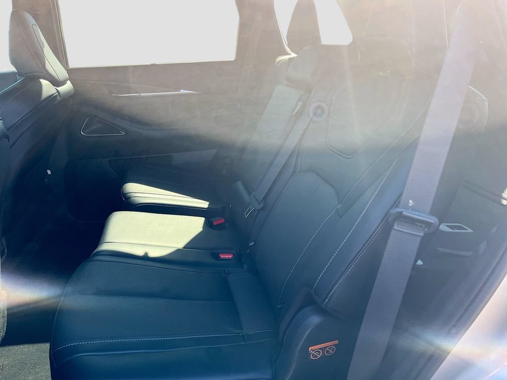 Used 2023 INFINITI QX60 Sensory w/ Vision Package FWD image 26
