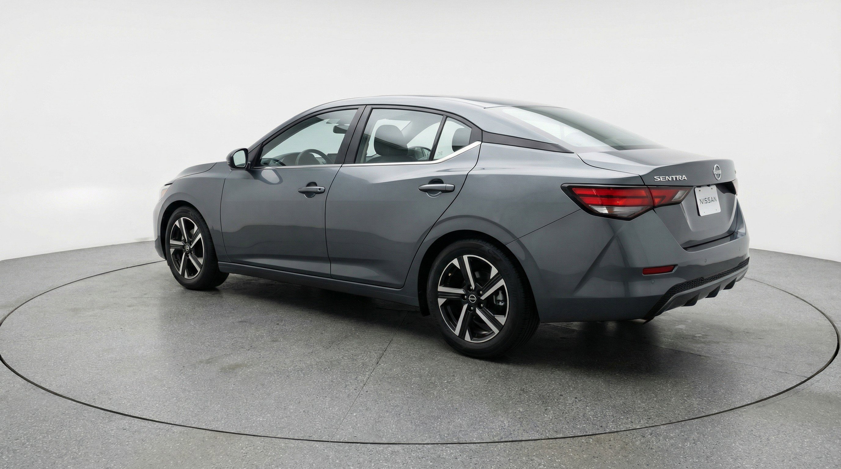 Used 2025 Nissan Sentra SV image 6