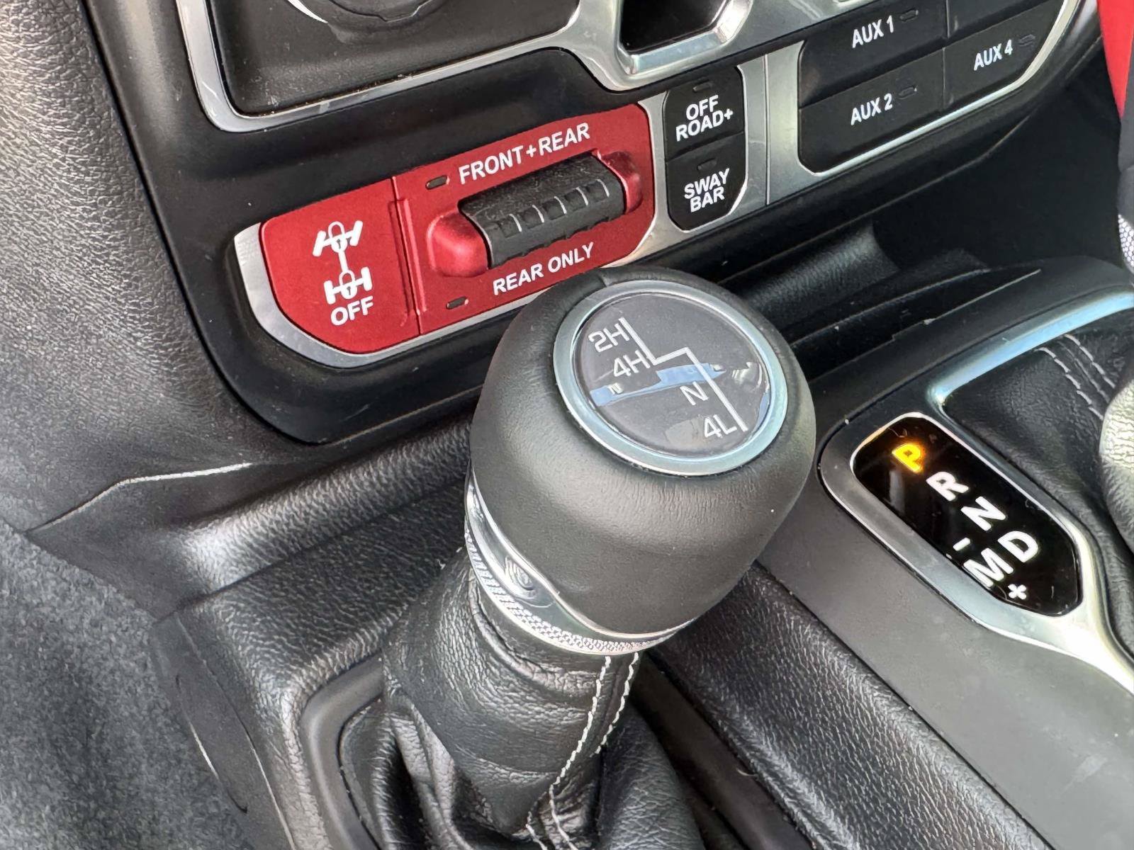 Used 2024 Jeep Wrangler Unlimited Rubicon w/ Technology Group AWD/4WD image 13