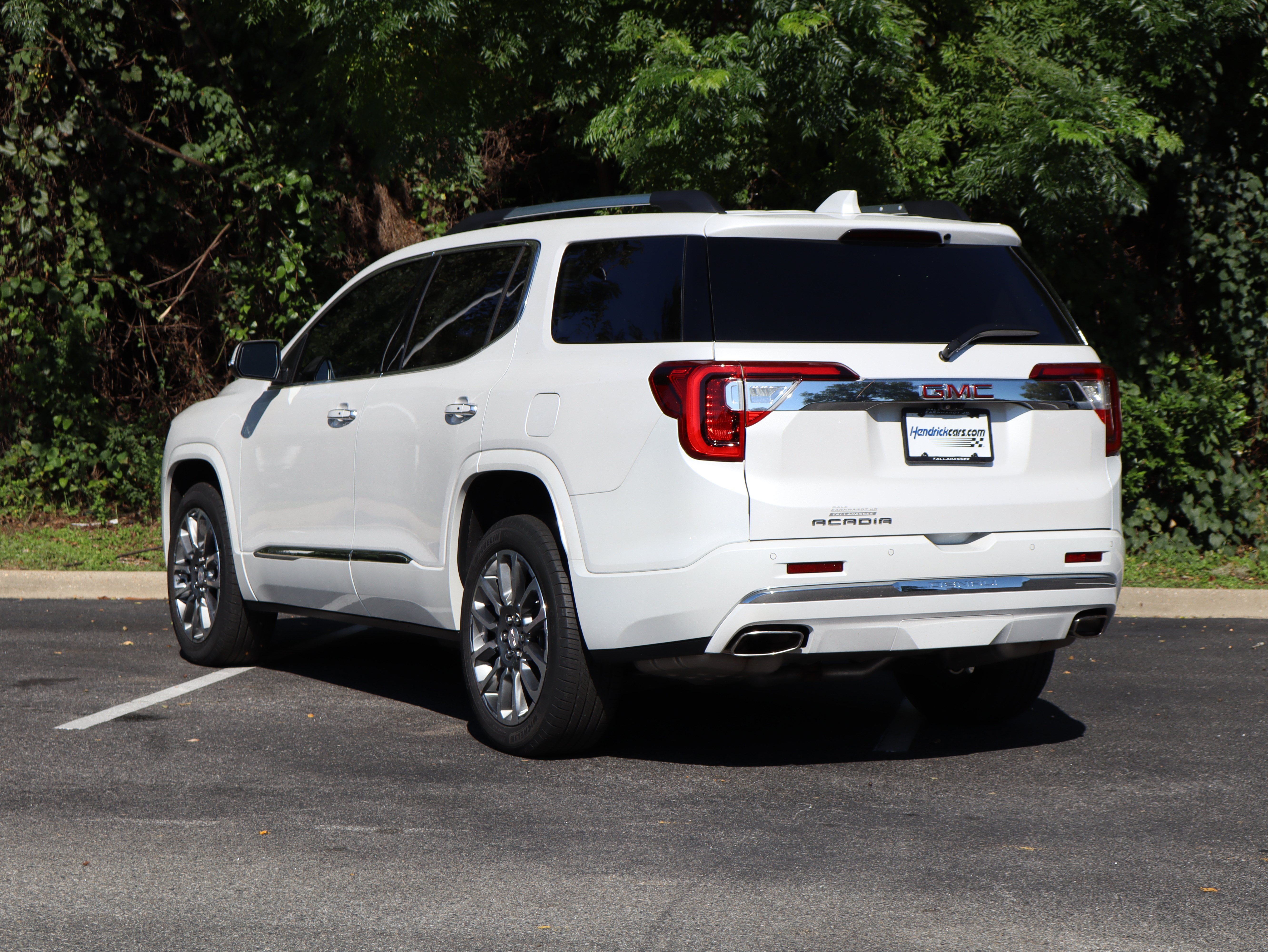 Used 2023 GMC Acadia Denali w/ Denali Ultimate Package FWD image 7