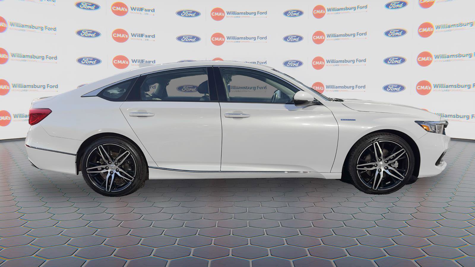 Used 2022 Honda Accord Touring image 3