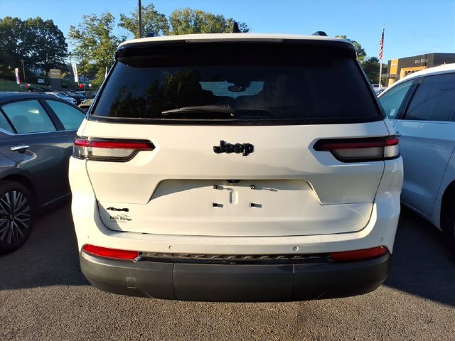 Used 2024 Jeep Grand Cherokee L Laredo AWD/4WD image 7