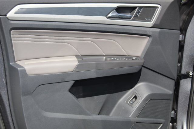 Used 2022 Volkswagen Atlas SEL Premium image 24