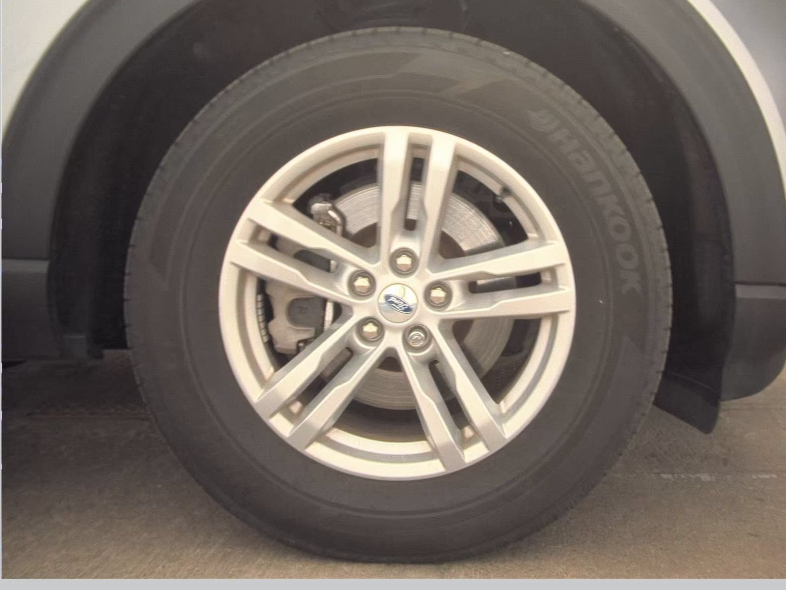Used 2024 Ford Explorer XLT w/ Equipment Group 202A AWD/4WD image 12