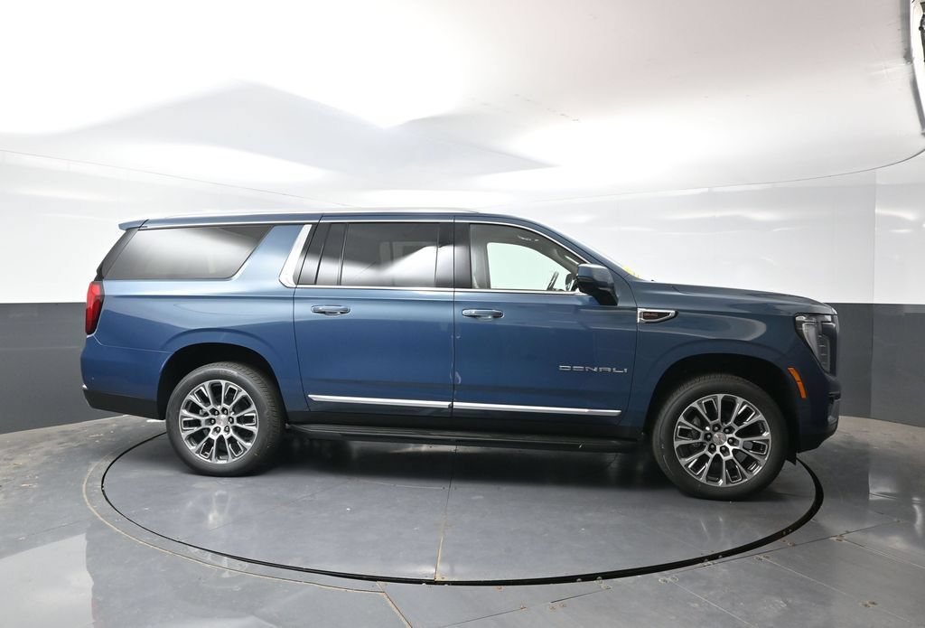 New 2026 GMC Yukon XL Denali w/ LPO, Floor Liner Package AWD/4WD image 4