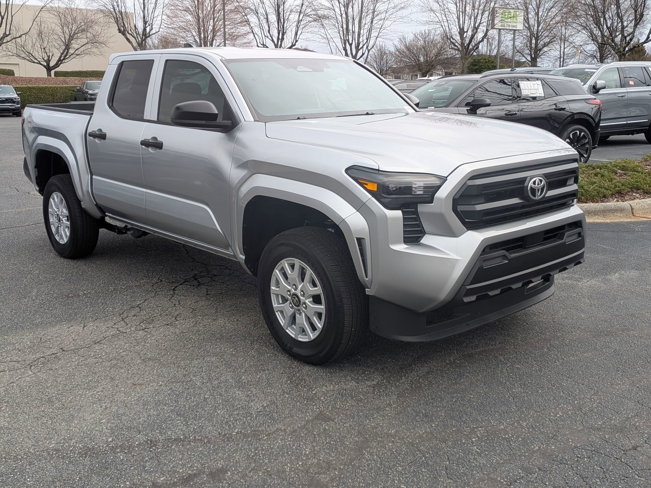 Used 2025 Toyota Tacoma SR video 2