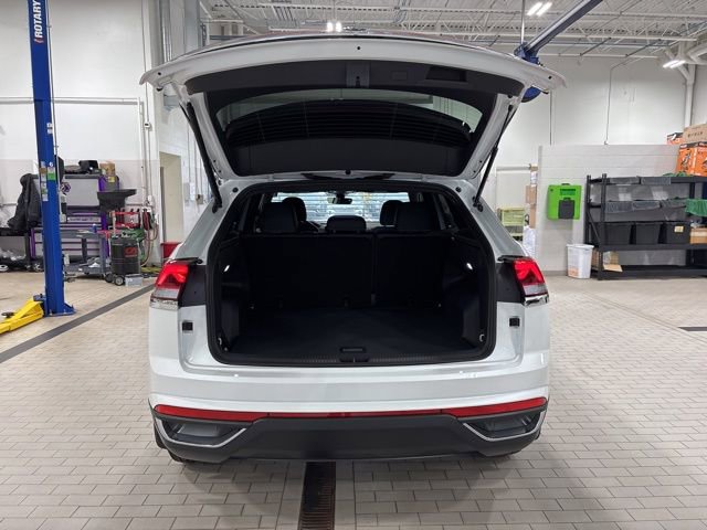 New 2026 Volkswagen Atlas Cross Sport SE image 6