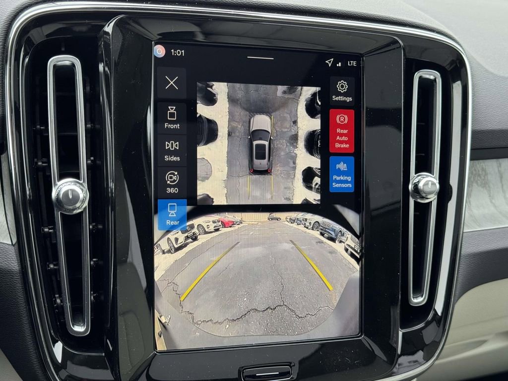 New 2026 Volvo XC40 B5 Plus w/ Protection Package Premier image 4