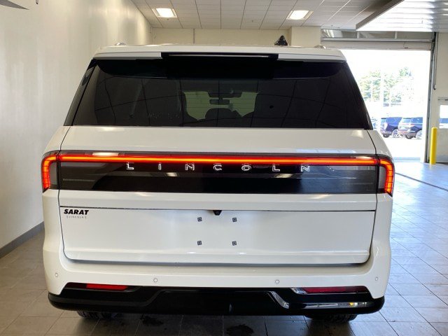 New 2026 Lincoln Navigator L Black Label AWD/4WD image 6