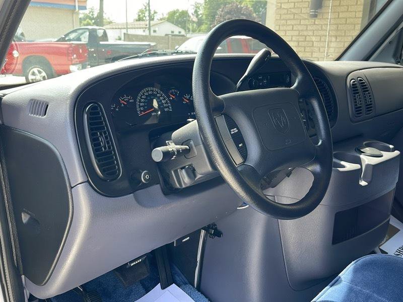 Used 1999 Dodge B1500 RWD image 29