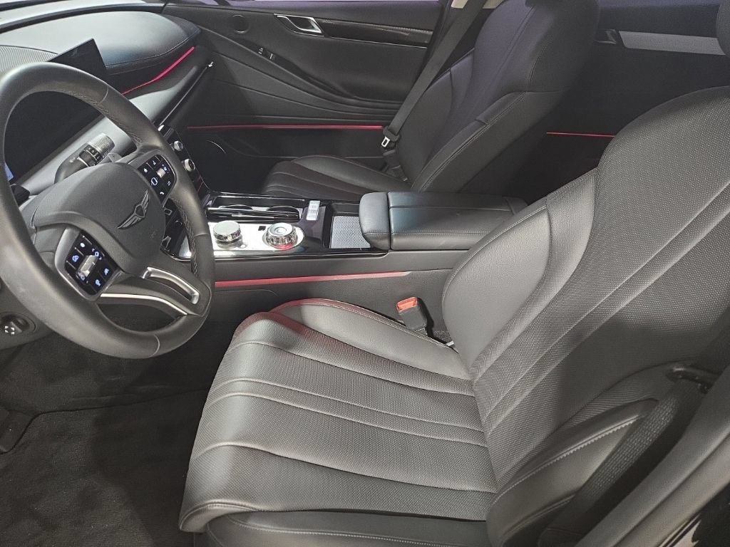 Used 2025 Genesis G80 2.5T AWD/4WD image 18