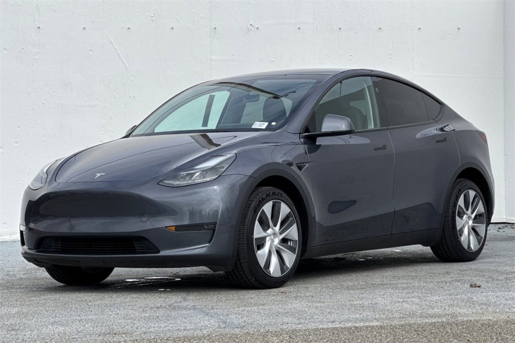 Used 2023 Tesla Model Y Long Range image 8