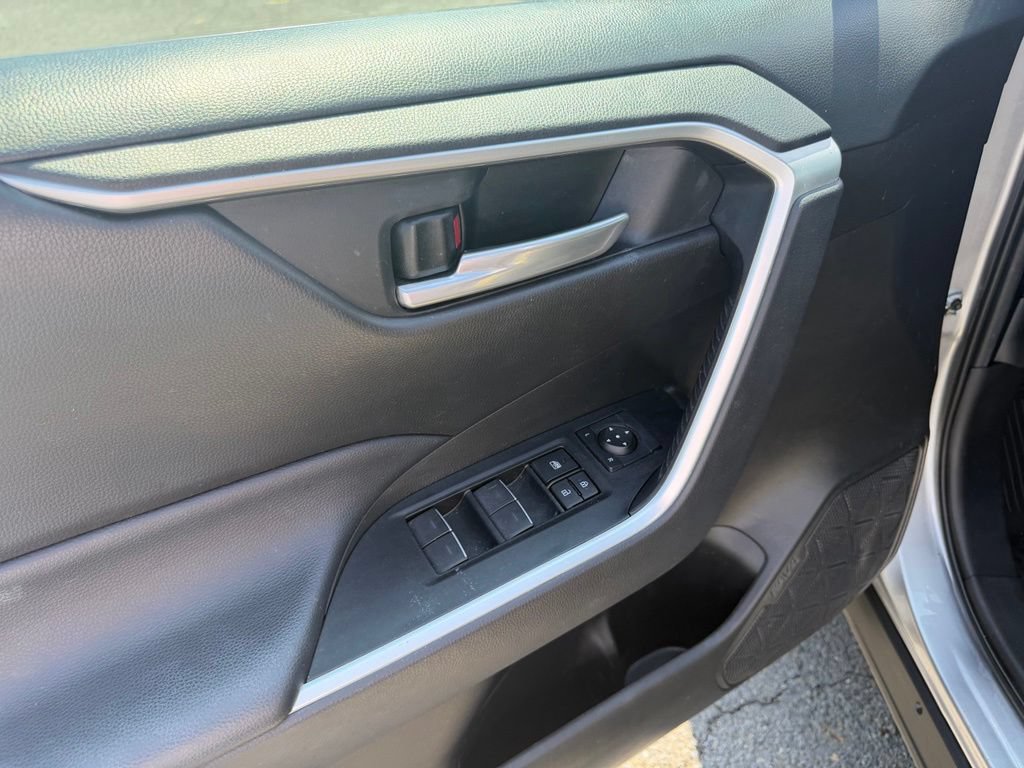 Used 2023 Toyota RAV4 XLE FWD image 13