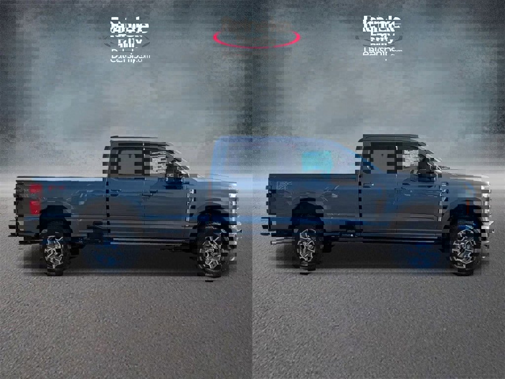 New 2026 Ford F250 Lariat w/ FX4 Off-Road Package image 4