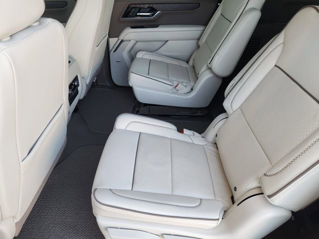 Used 2025 GMC Yukon XL Denali w/ Sun & Power Step Package image 25