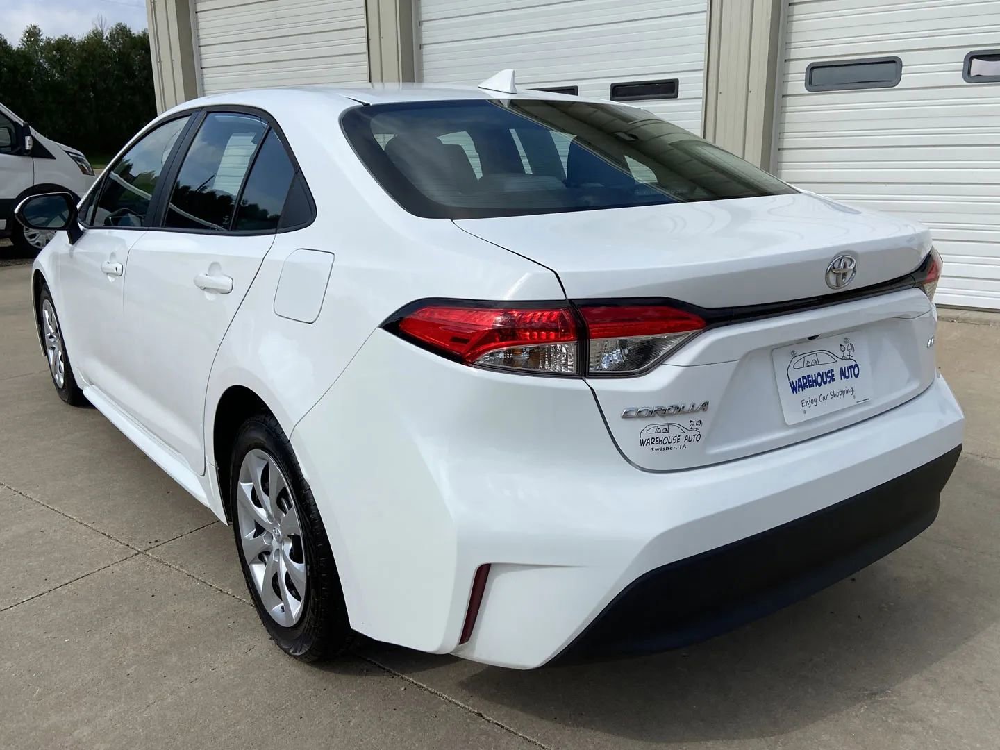 Used 2023 Toyota Corolla LE FWD image 5