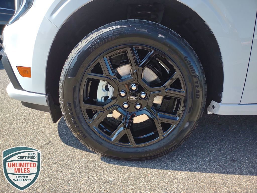 New 2025 Ford Maverick Lobo image 35