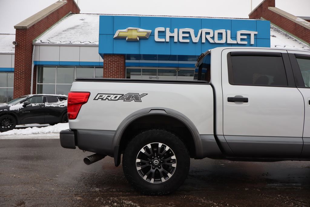 Used 2018 Nissan Titan PRO-4X image 35