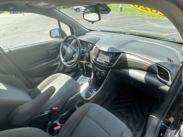 Used 2020 Chevrolet Trax LS FWD image 27