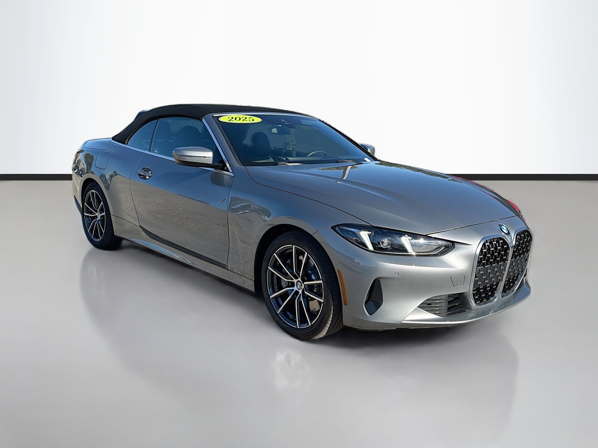 Used 2025 BMW 430i Convertible image 1