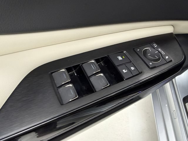 Used 2025 Lexus ES 300h w/ Technology Package FWD image 29