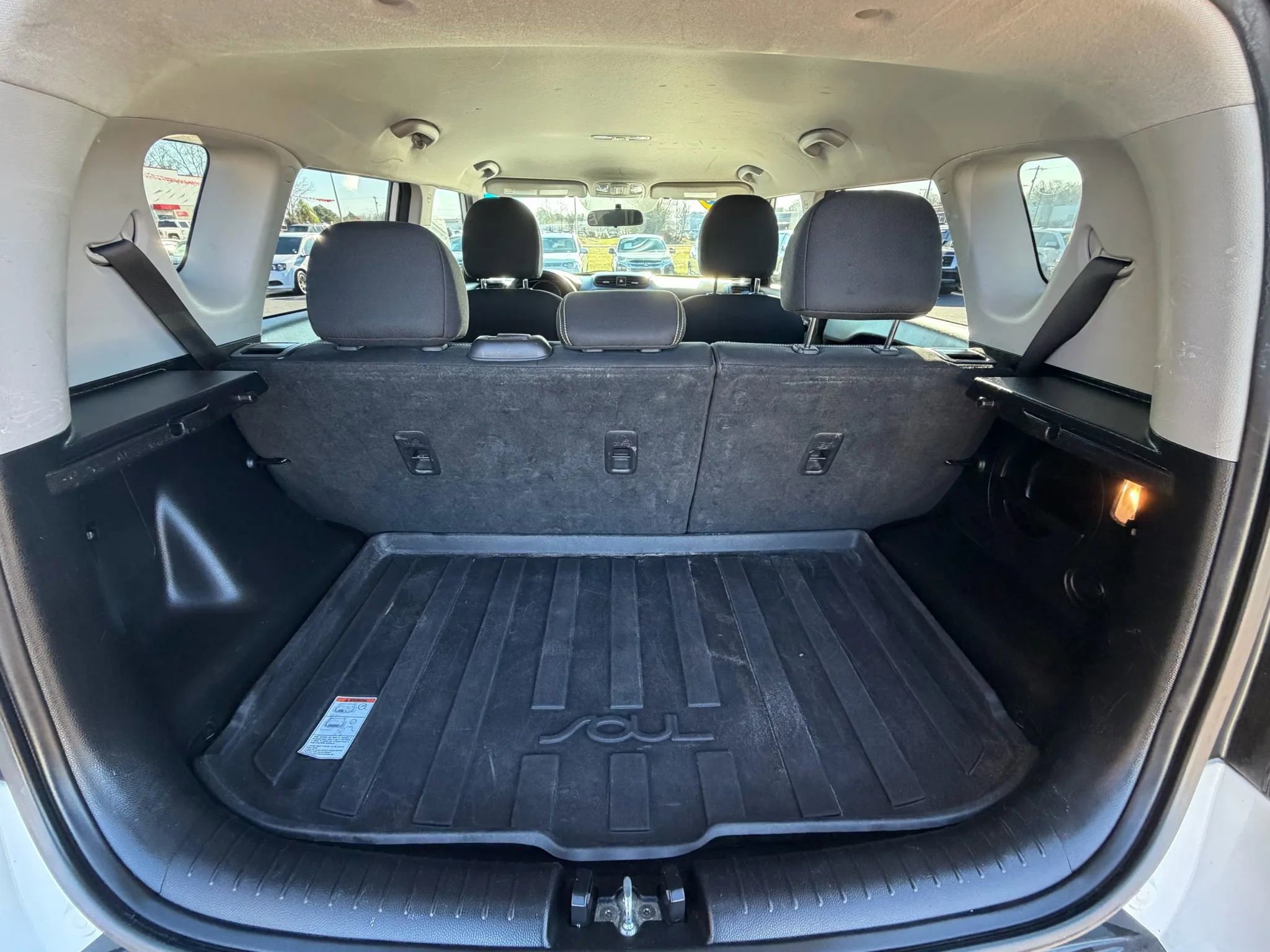 Used 2016 Kia Soul + image 8