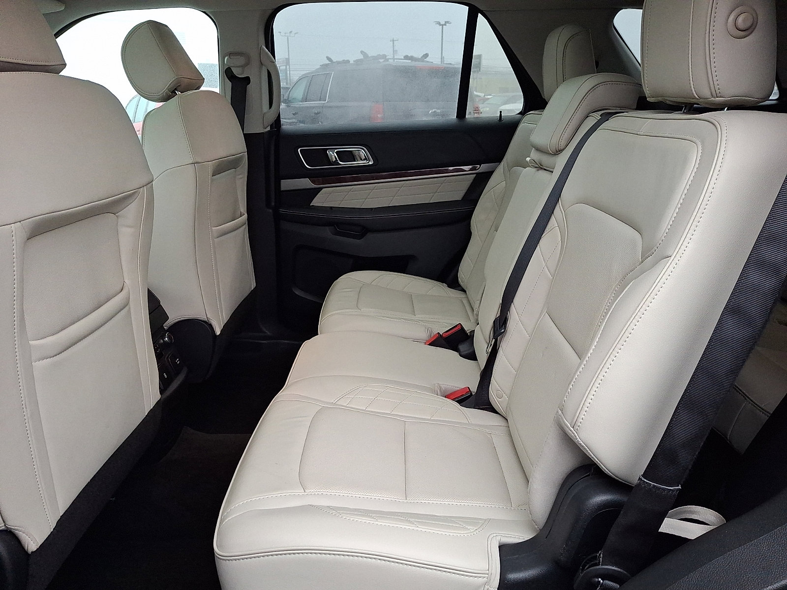 Used 2016 Ford Explorer Platinum image 10