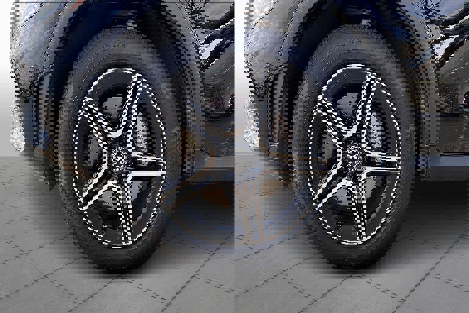 Used 2022 Mercedes-Benz GLC 300 image 9