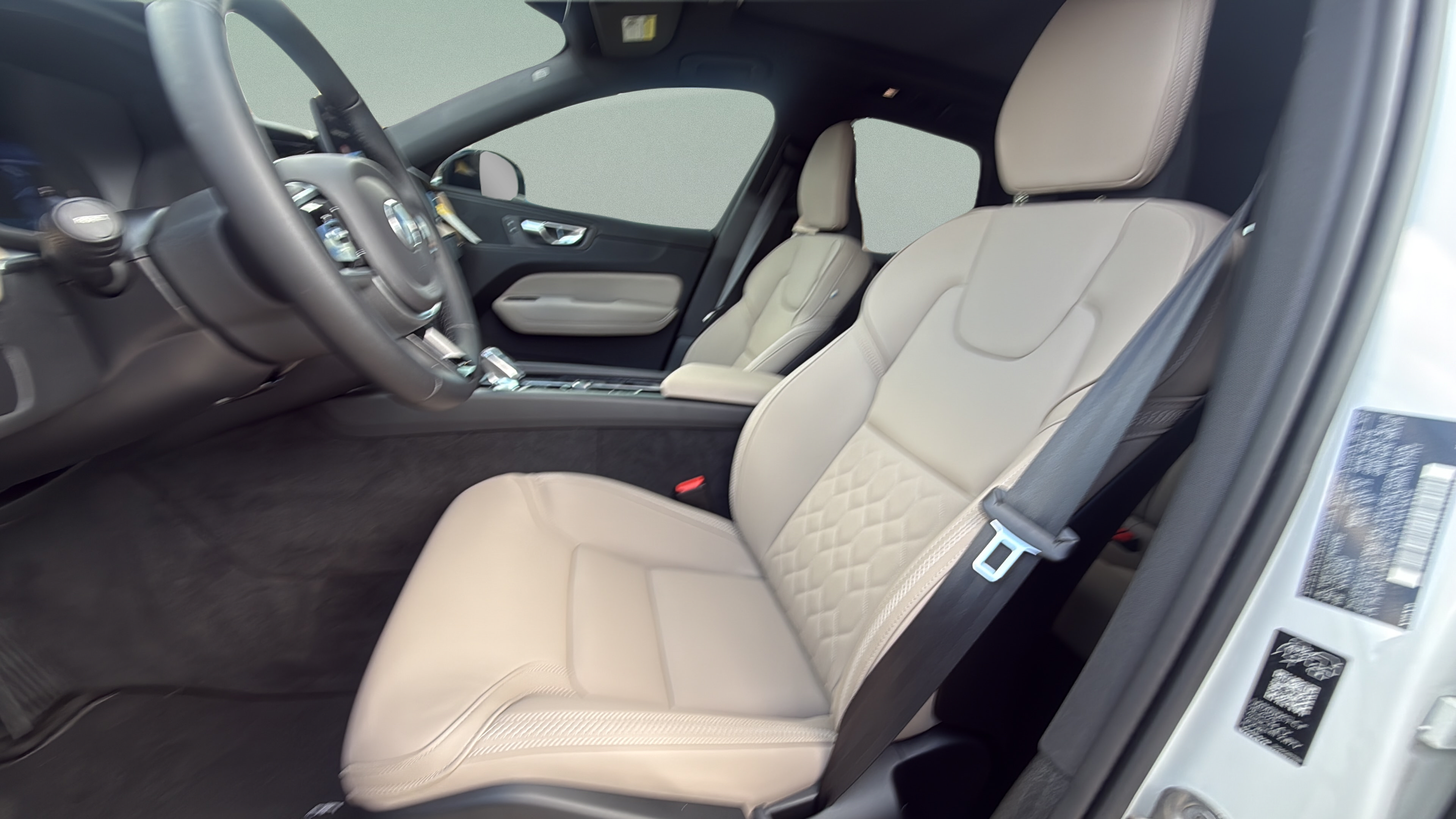 Used 2026 Volvo XC60 B5 Plus w/ Protection Package Premier AWD/4WD image 23
