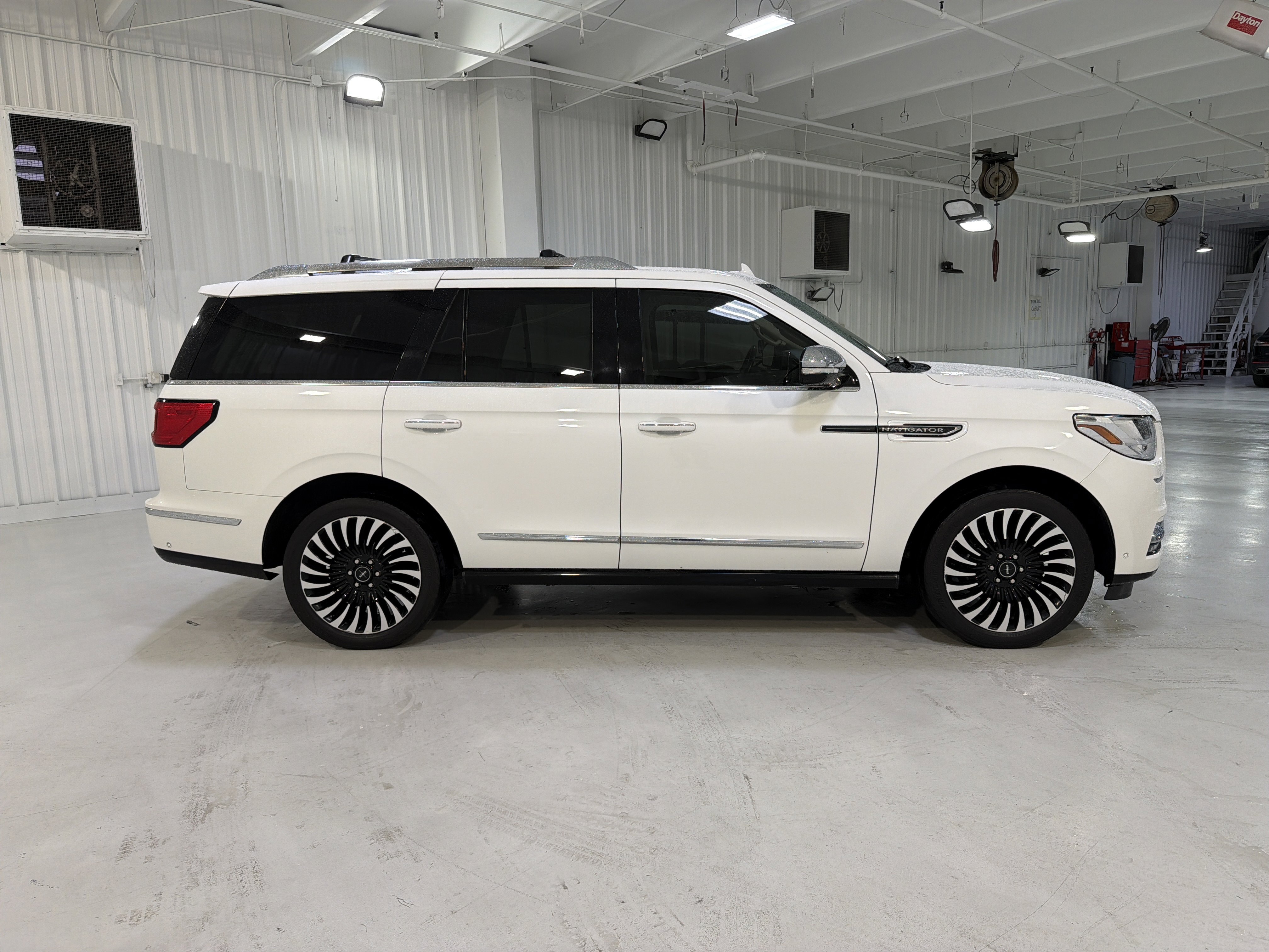 Used 2020 Lincoln Navigator Black Label w/ Cargo Convenience Package image 6