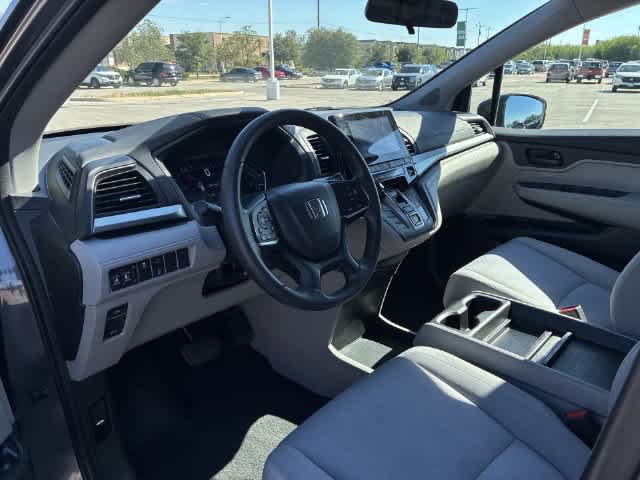 Used 2018 Honda Odyssey EX image 2