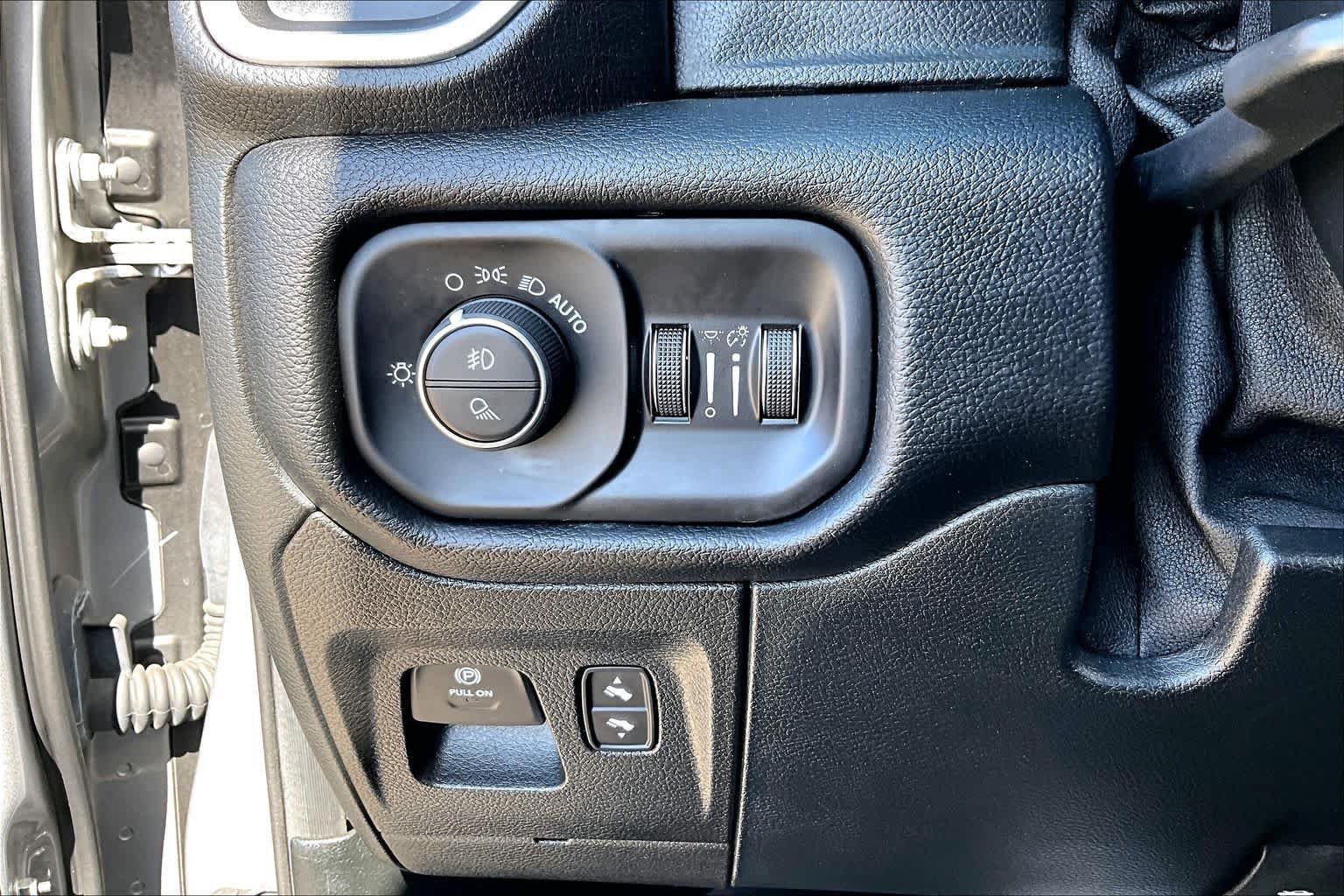 Used 2020 RAM 1500 Laramie w/ Sport Appearance Package AWD/4WD image 36