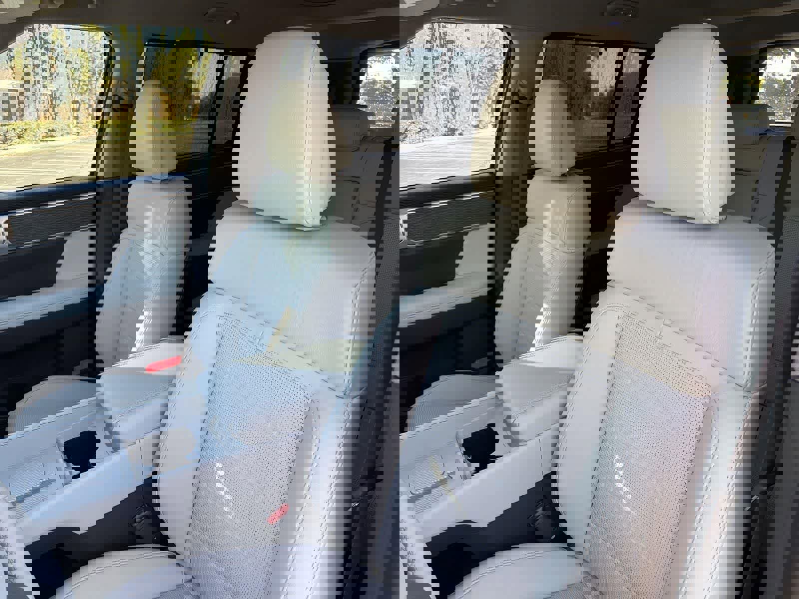 Certified 2025 Hyundai Santa Fe Limited w/ Tow & Go Package image 27